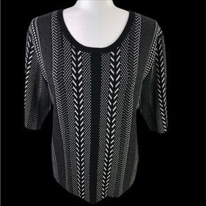 Saks Fifth Avenue Womens Black/Bleach White L Scoop Neck 1/2 Sleeve Sweater NWT